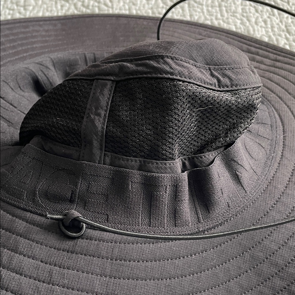 The North Face Black Sun Bucket Hat - Picture 7 of 8